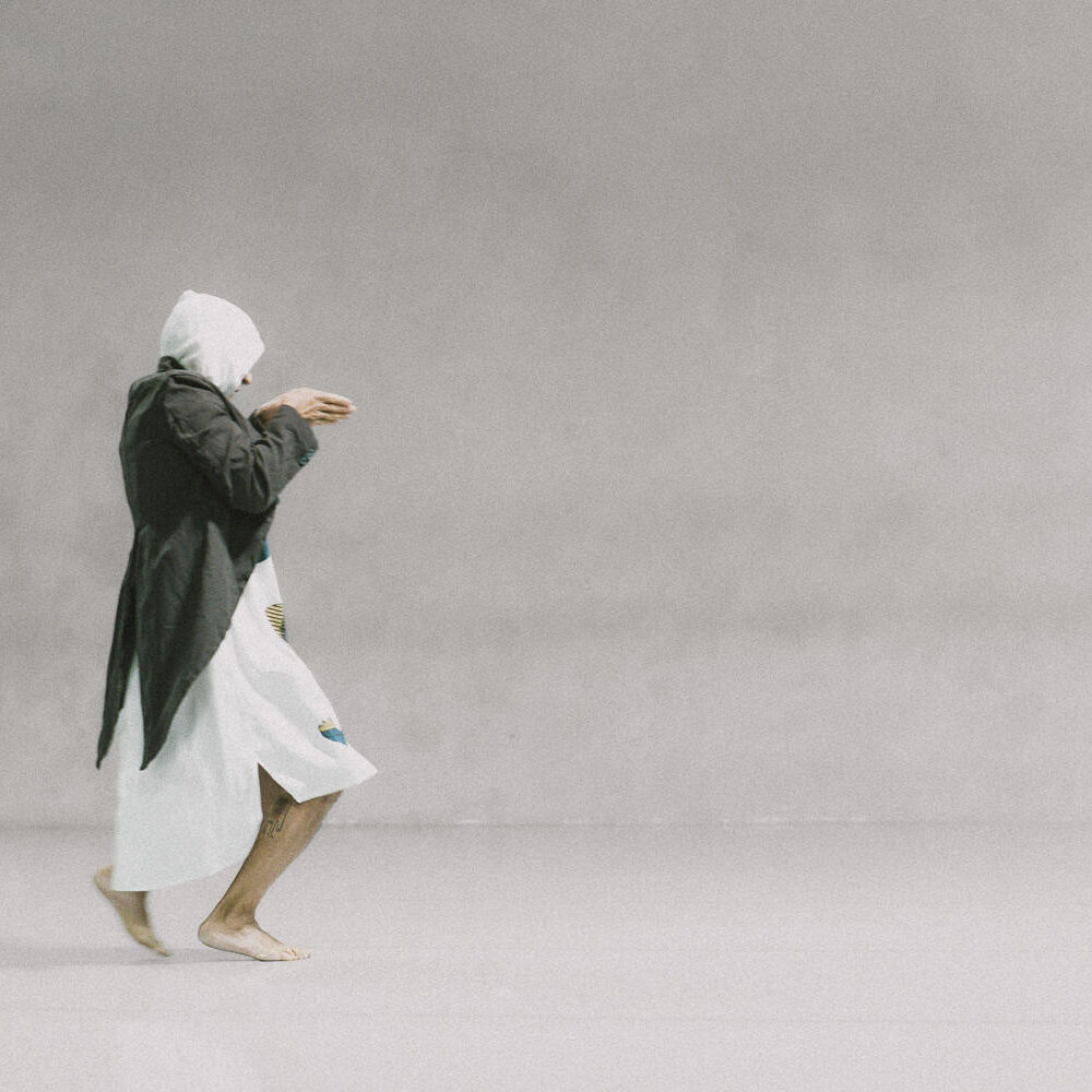 Performance Mariposa by David Zambrano (Photo by Arnaud Beleen)