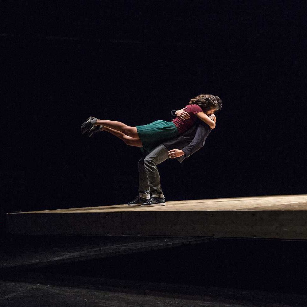 Yoann Bourgeois Art Company_He who falls © Géraldine Aresteanu