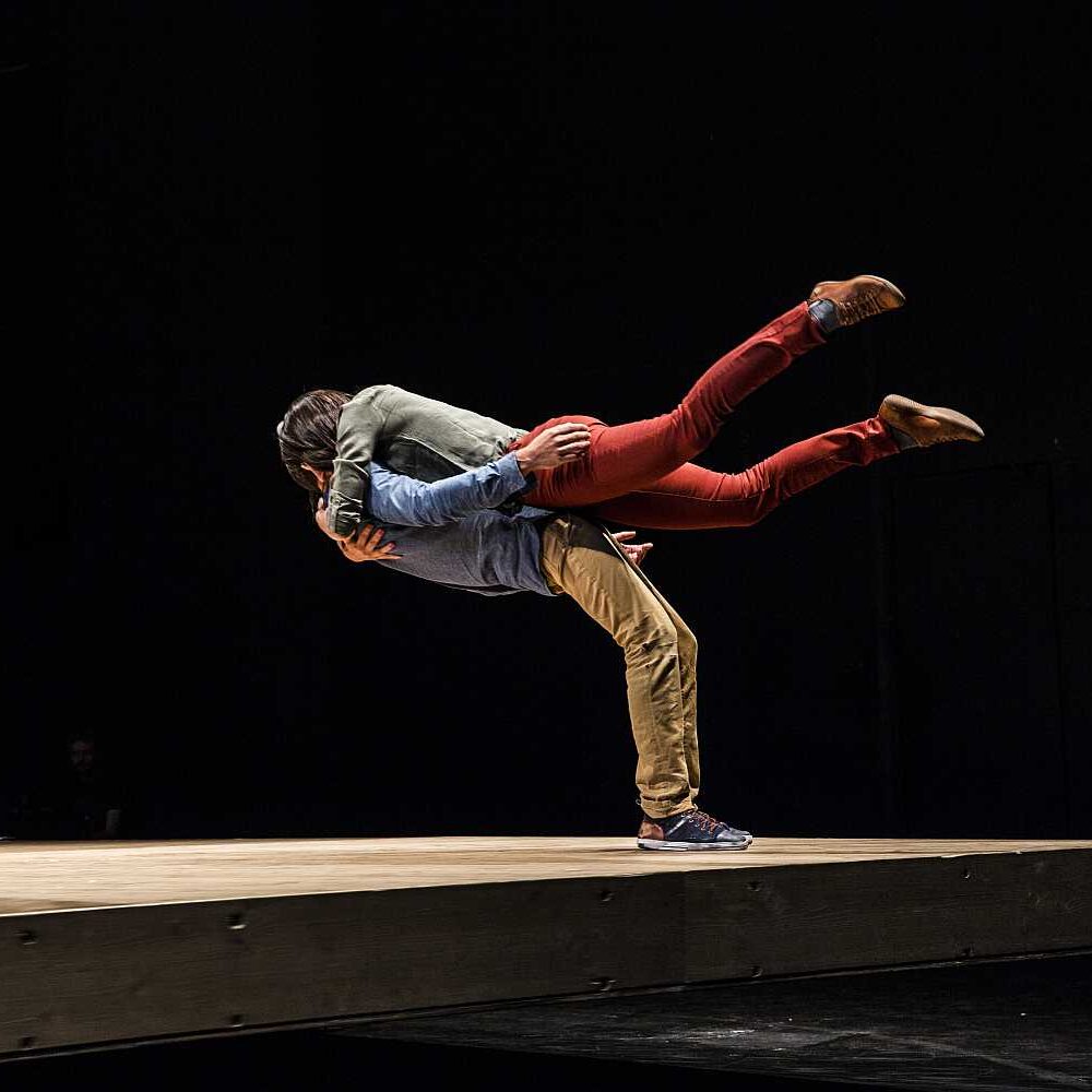 Yoann Bourgeois Art Company_He who falls © Géraldine Aresteanu